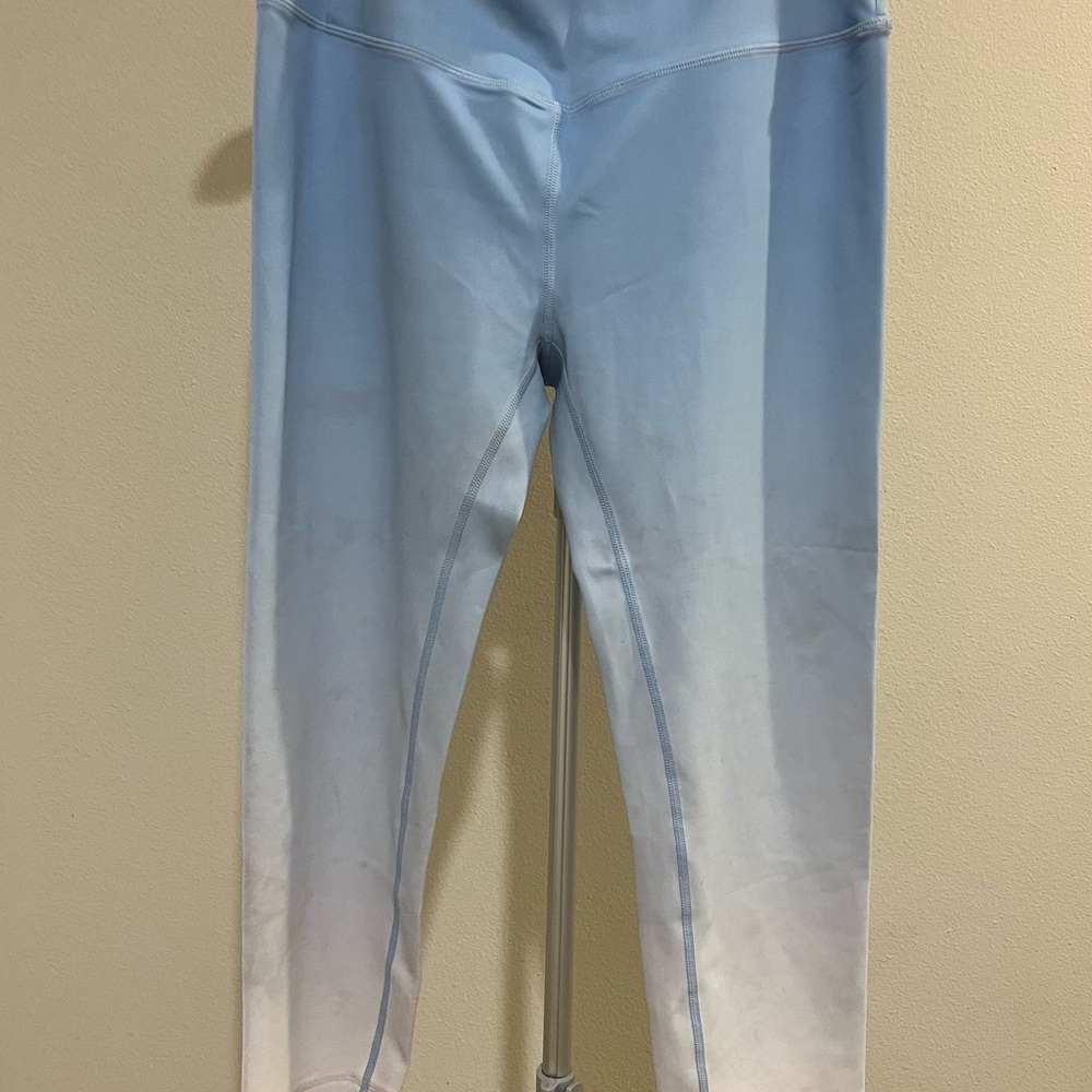 L'urv Designer Women's
Sportswear Capri Leggings
Size XL